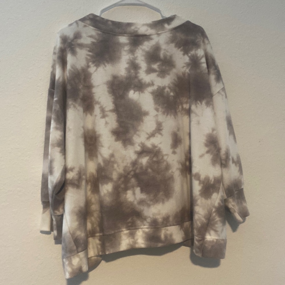 CATO, Open Back with a twist sweater shirt
